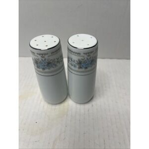 Vintage WADE Fine Porcelain China Japan DIANE Salt and Pepper Shakers